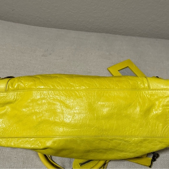 Balenciaga Medium Le City Citron Yellow Shoulder Bag with mirror - Picture 5 of 16
